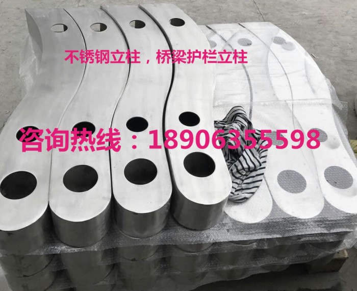 不銹鋼立柱，橋梁護(hù)欄立柱